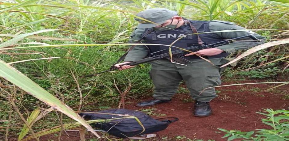 Hallan abandonada una mochila con marihuana en Colonia Wanda.