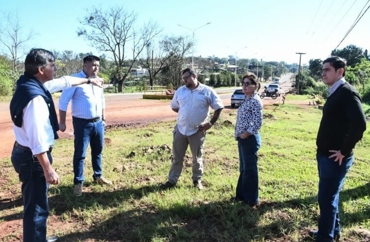 Trabajan para continuar poniendo en valor la zona del Lago Ziegler.