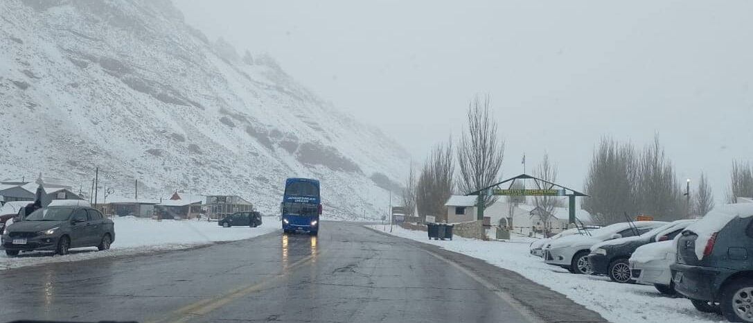 Viento y mucha nieve produjeron el corte de los pasos internacionales Argentina-Chile.