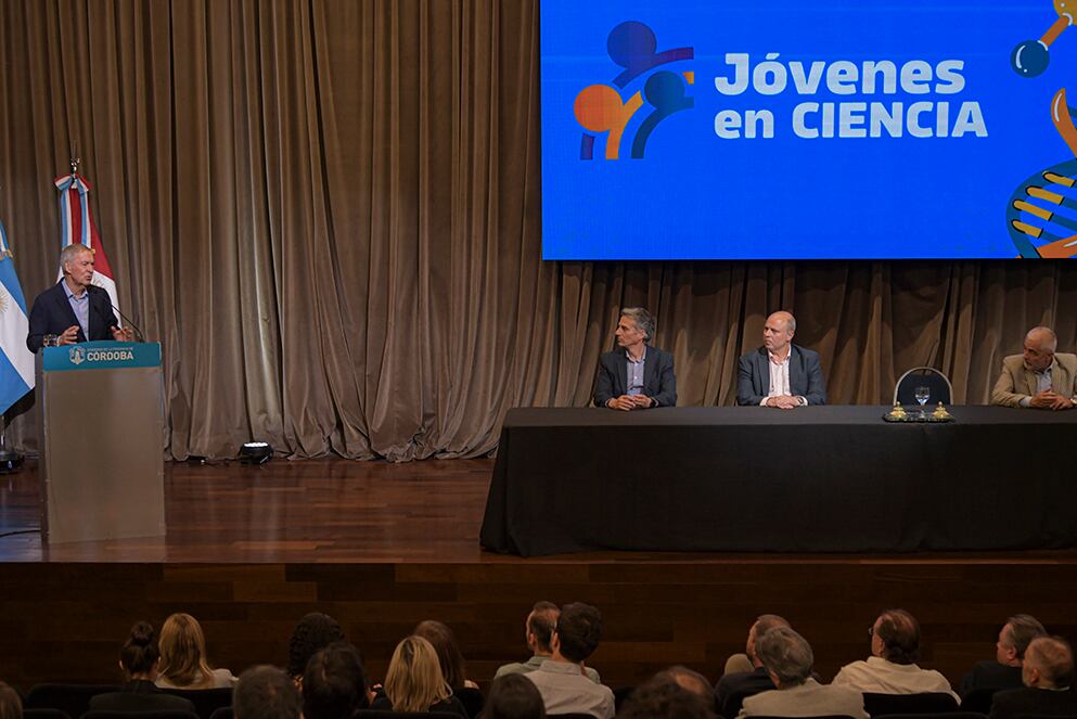 El programa cuenta con la participación de 12 universidades.