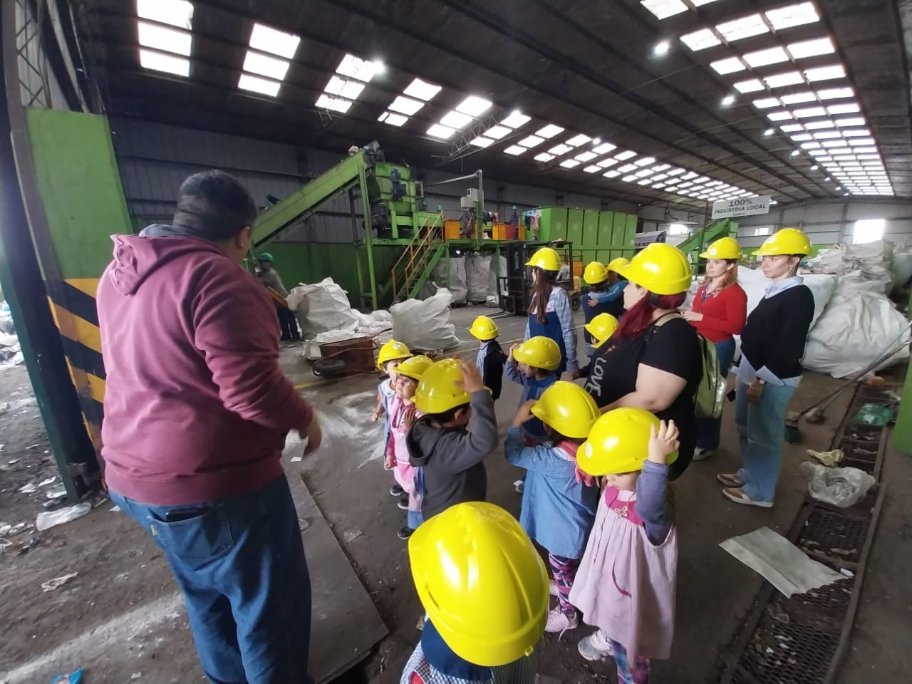 Escuela Agropecuaria y Jardín 912 visitaron la Planta de Residuos