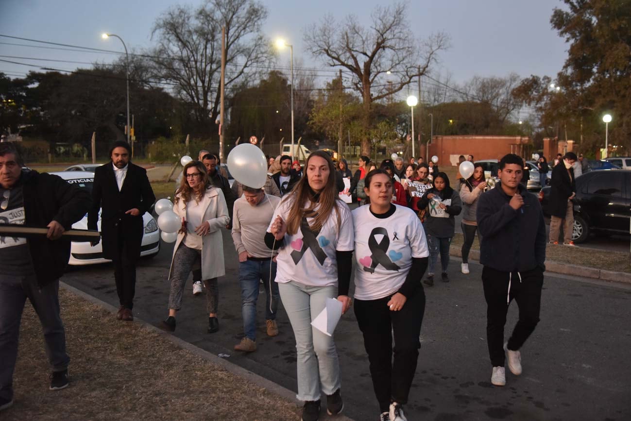 A un año de que se hiciera publico el caso, se convocaron las familias de los bebes fallecidos, en el Hospital Materno Neonatal (Facundo Luque / La Voz)