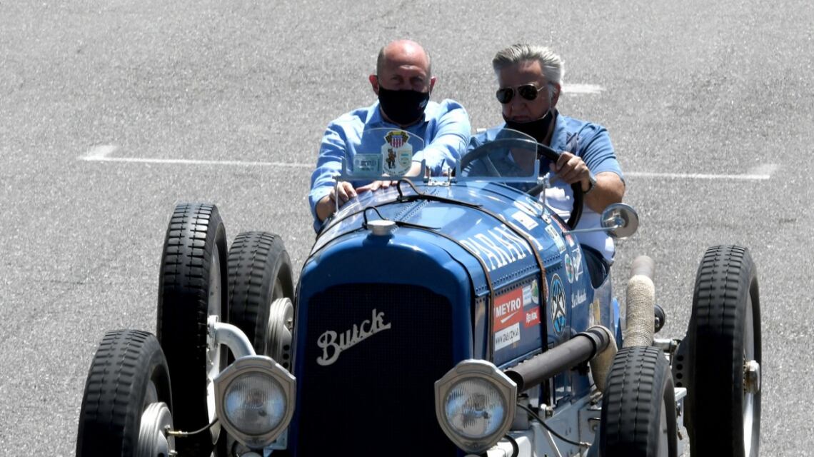 El gobernador Omar Perotti, a bordo de una baquet, en el autódromo de Rafaela