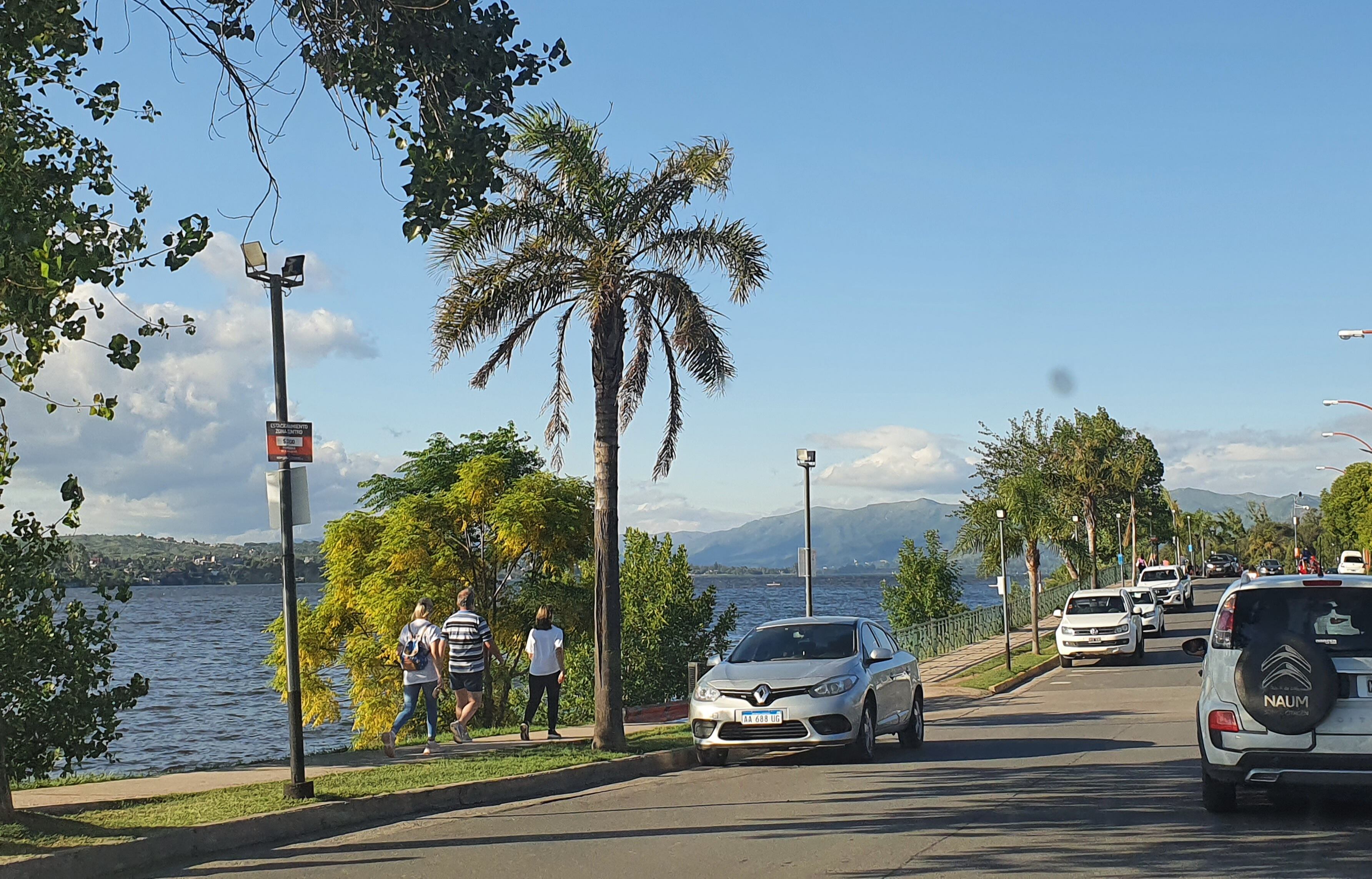 Tarde de costanera este penúltimo "finde" de febrero en Carlos Paz.