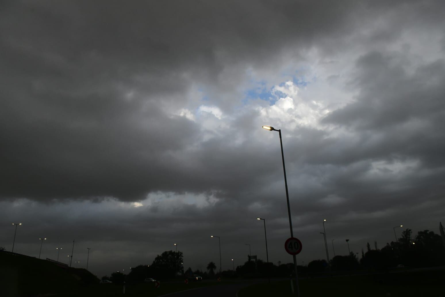 Se esperan fuertes tormentas para la tarde de este lunes. (Javier Ferreyra / La Voz)