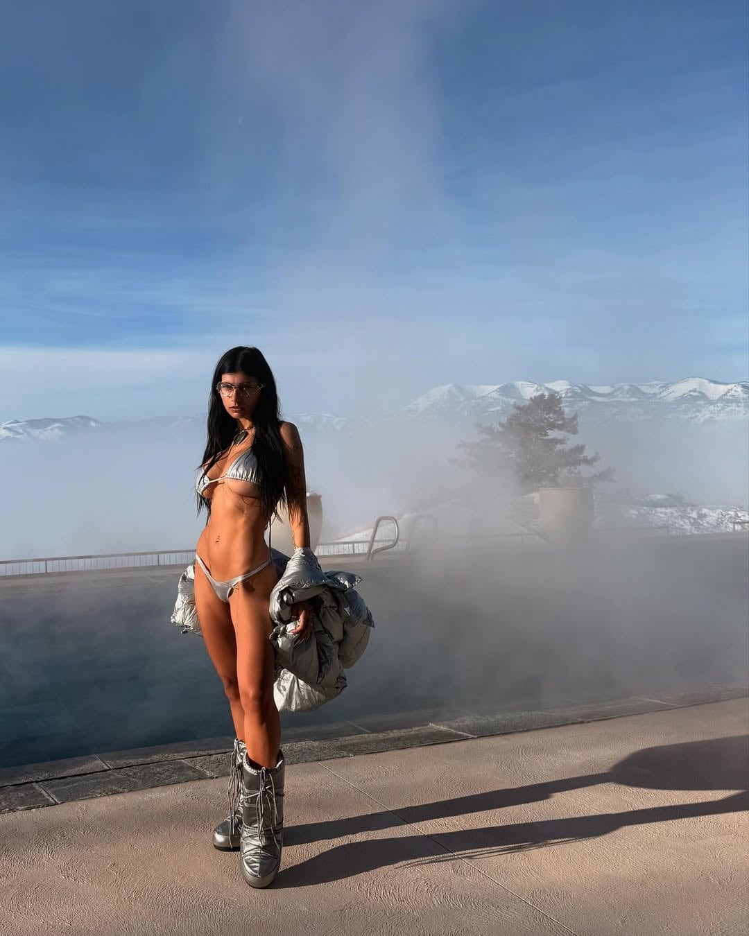 La producción bajo 0 de Mia Khalifa en la nieve