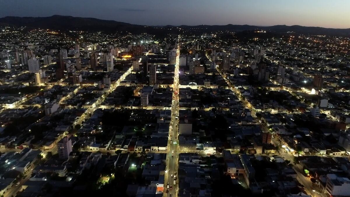 Obras en Tandil: instalan luminaria LED en el barrio Villa Aguirre