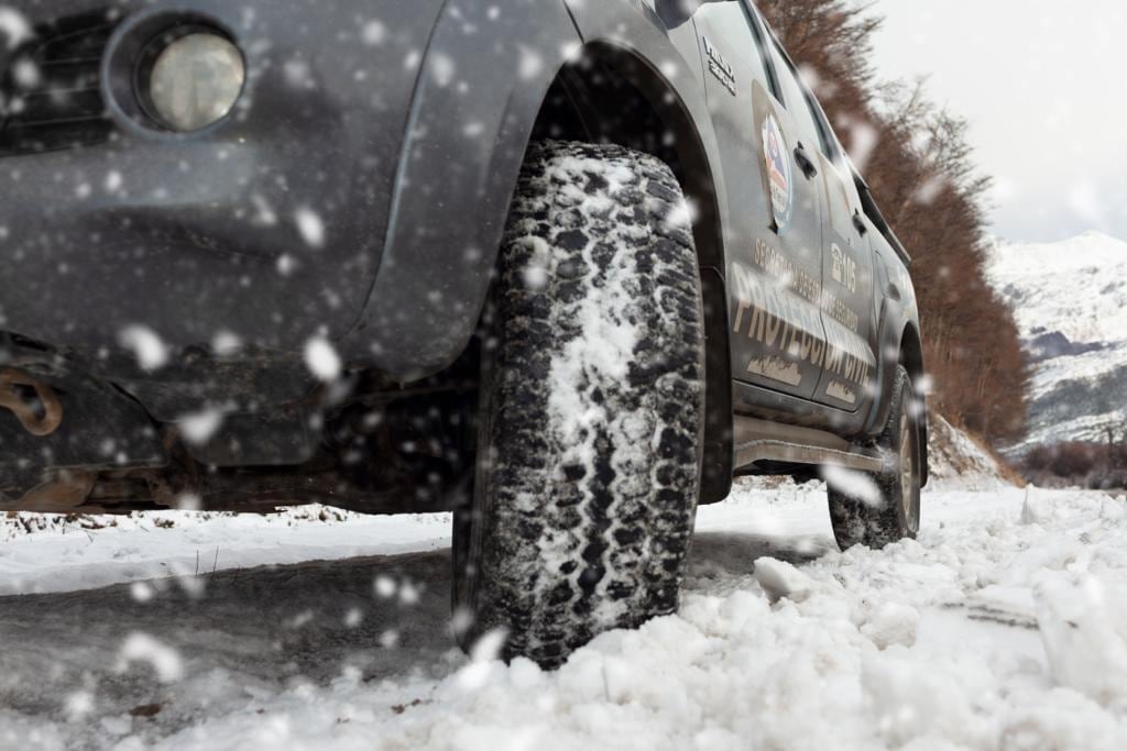 Los neumáticos de invierno homologados son los que tienen el pictograma de los 3 picos con un copo de nieve y también los que llevan las inscripción M+S.