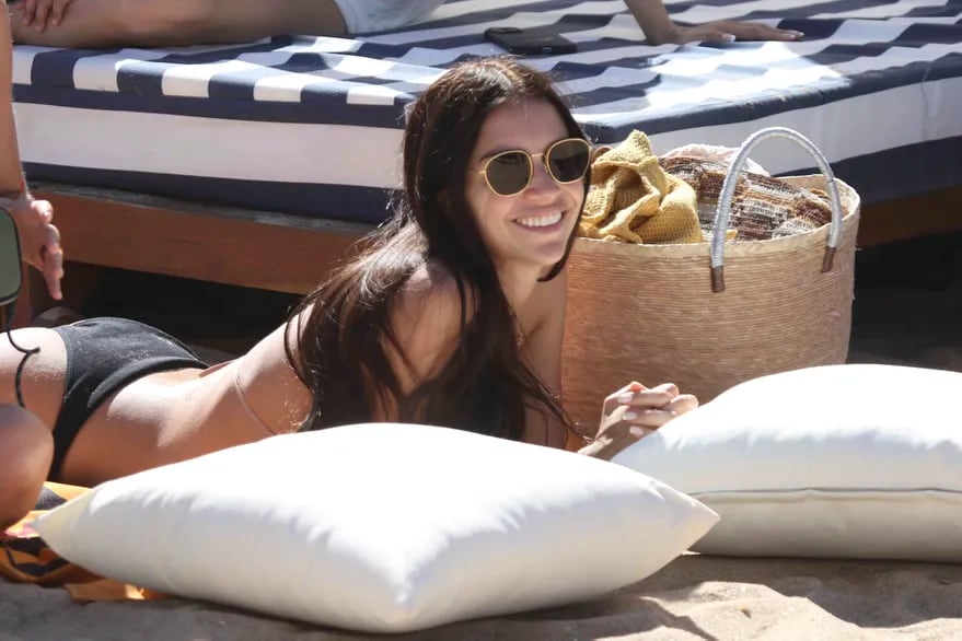 Zaira Nara disfrutando de las playas de Punta del Este.