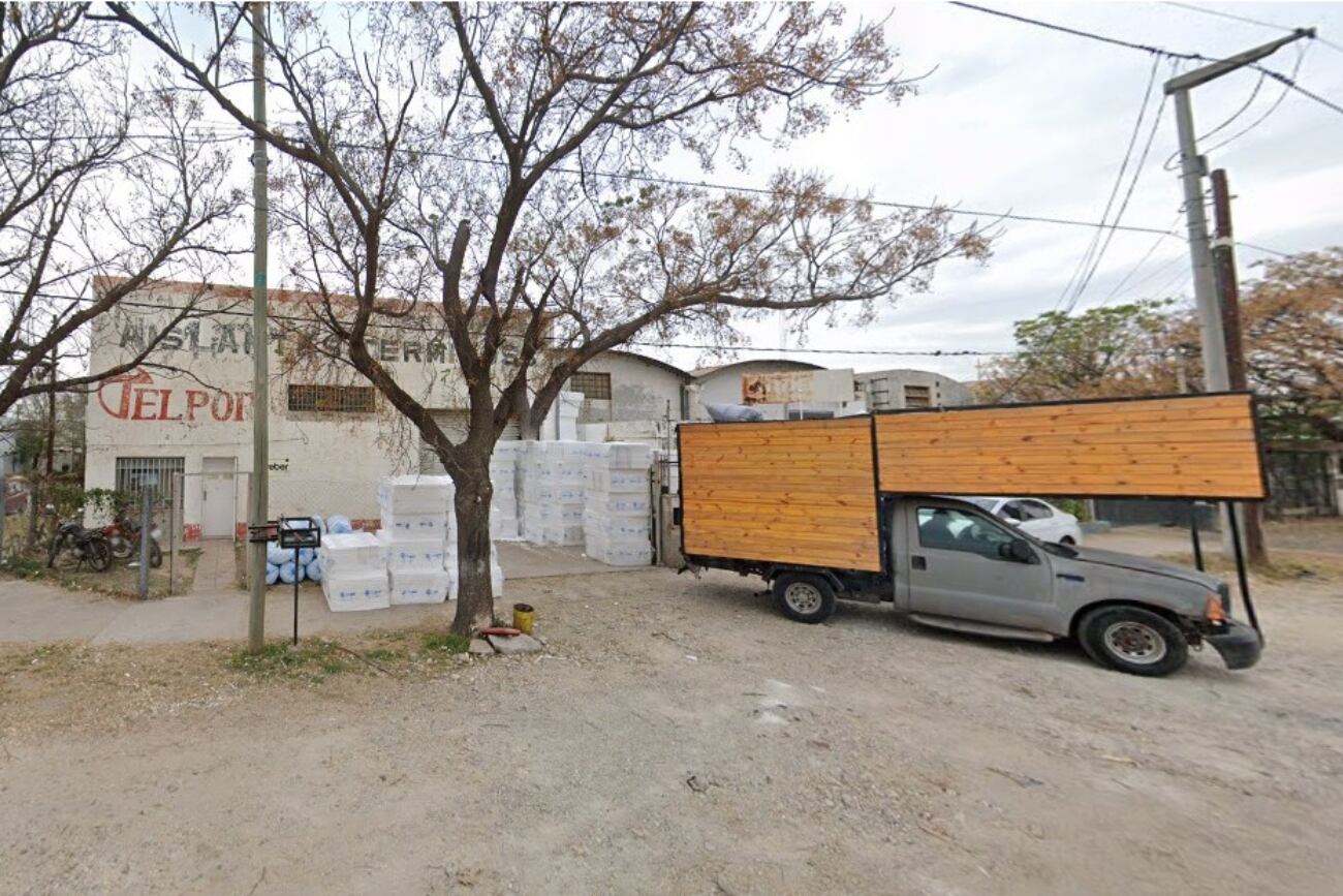 Un incendio destruyó el acopio de Tergopol de una fábrica en Villas Pacia, Córdoba.