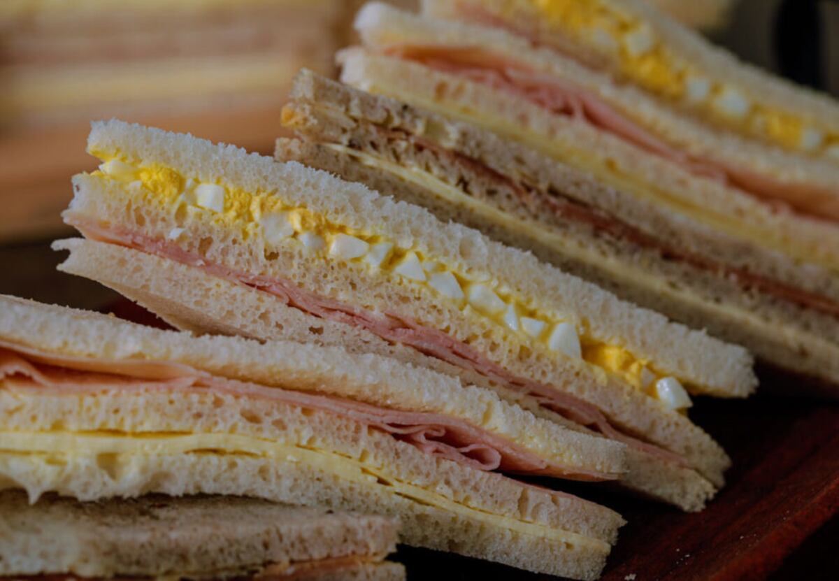 Cómo hacer sándwiches de miga súper húmedos: la receta definitiva para las Fiestas