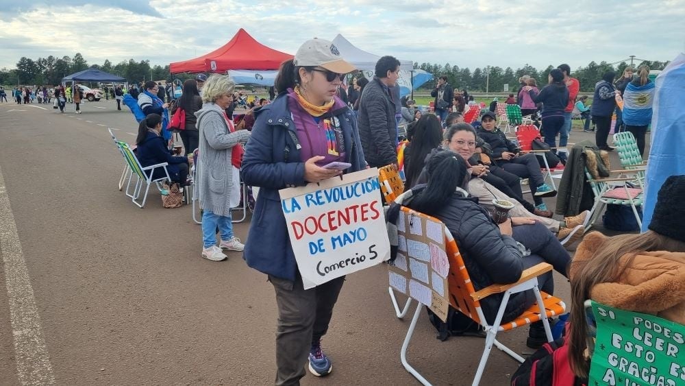 Las movilizaciones se realizan sobre la Ruta 12, a la altura del arroyo Garupá. También en Iguazú y Puerto Libertad