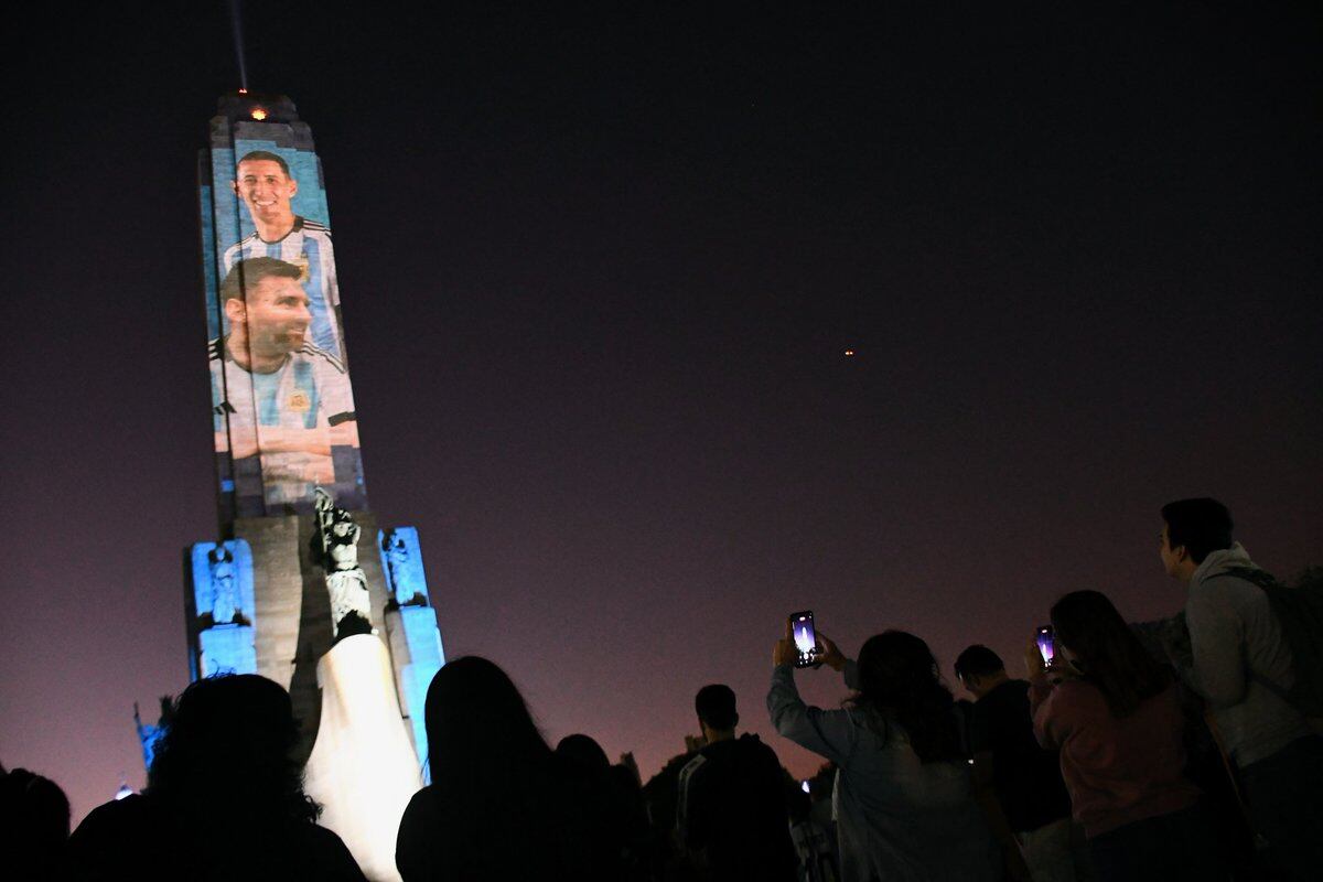 Rosario prepara un homenaje para Lionel Messi y Ángel Di María en el Monumento a la Bandera