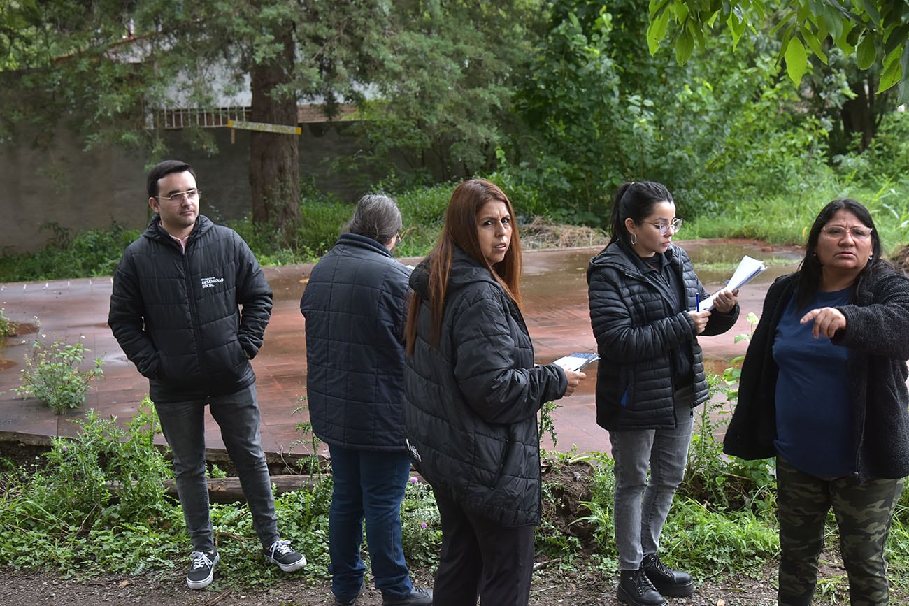 Vecinos de Villa Rivera Indarte, Córdoba, reclaman porque ser estafados por la venta de terrenos. (Ramiro Pereyra / La Voz)