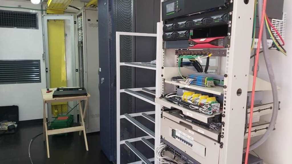 Trabajan en la instalación de los equipos para dotar de internet a todo el distrito al sur de Alvear y parte de San Rafael. 