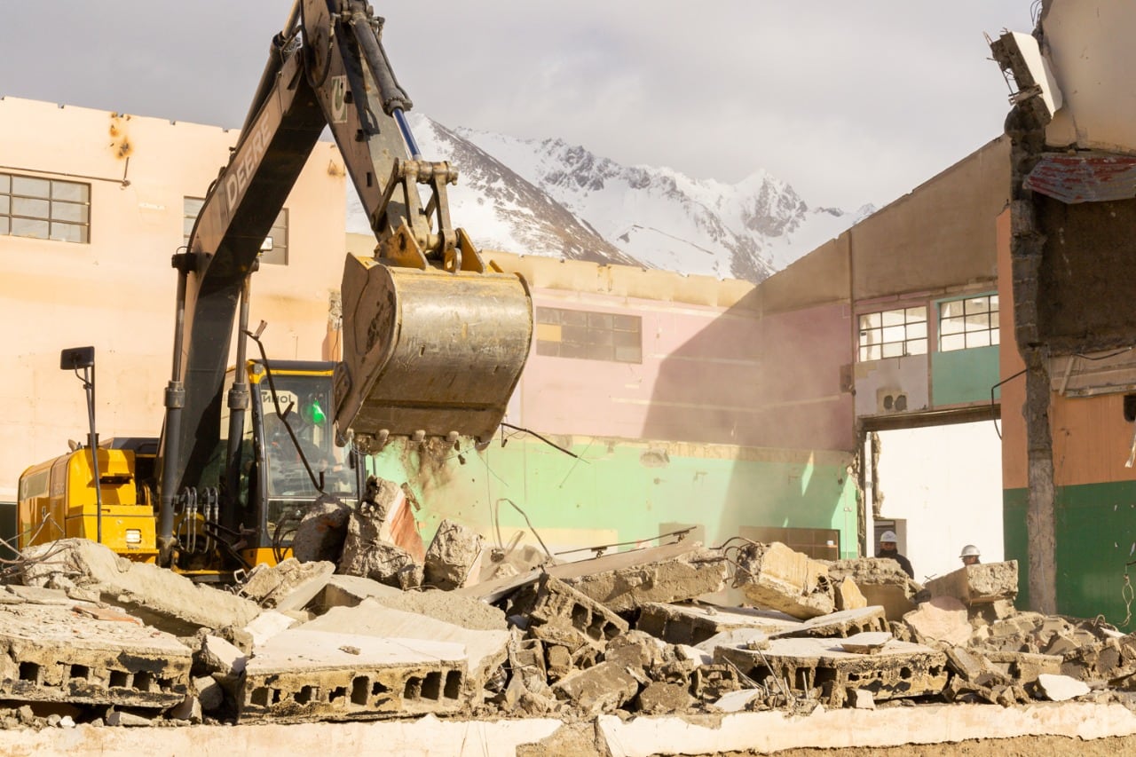 Desmantelamiento y demolición fueron los primeros pasos.