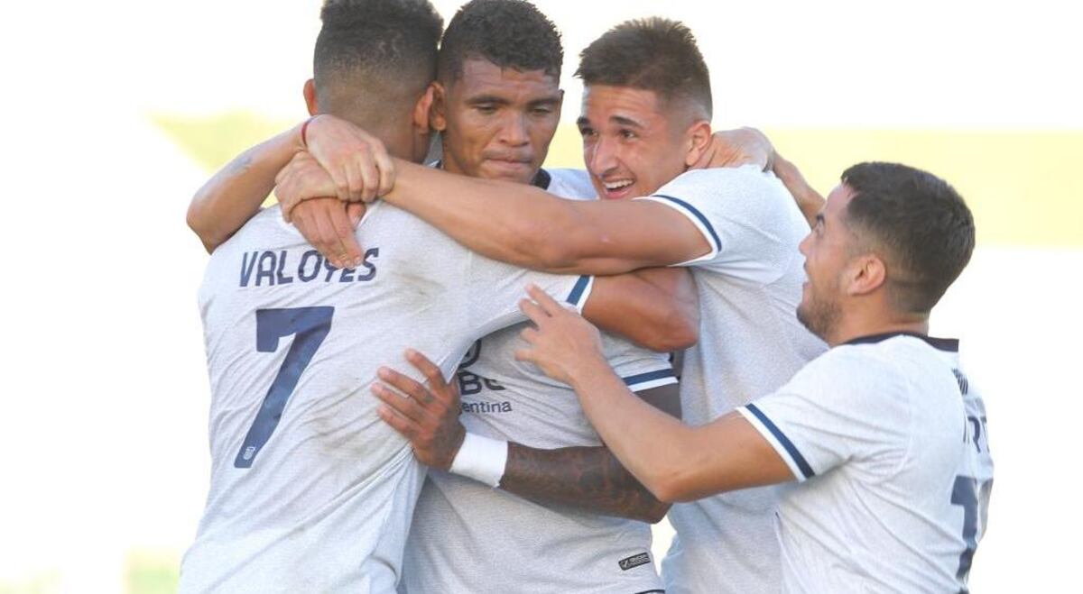 El colombiano Pérez, a lo 9 para el empate de Talleres