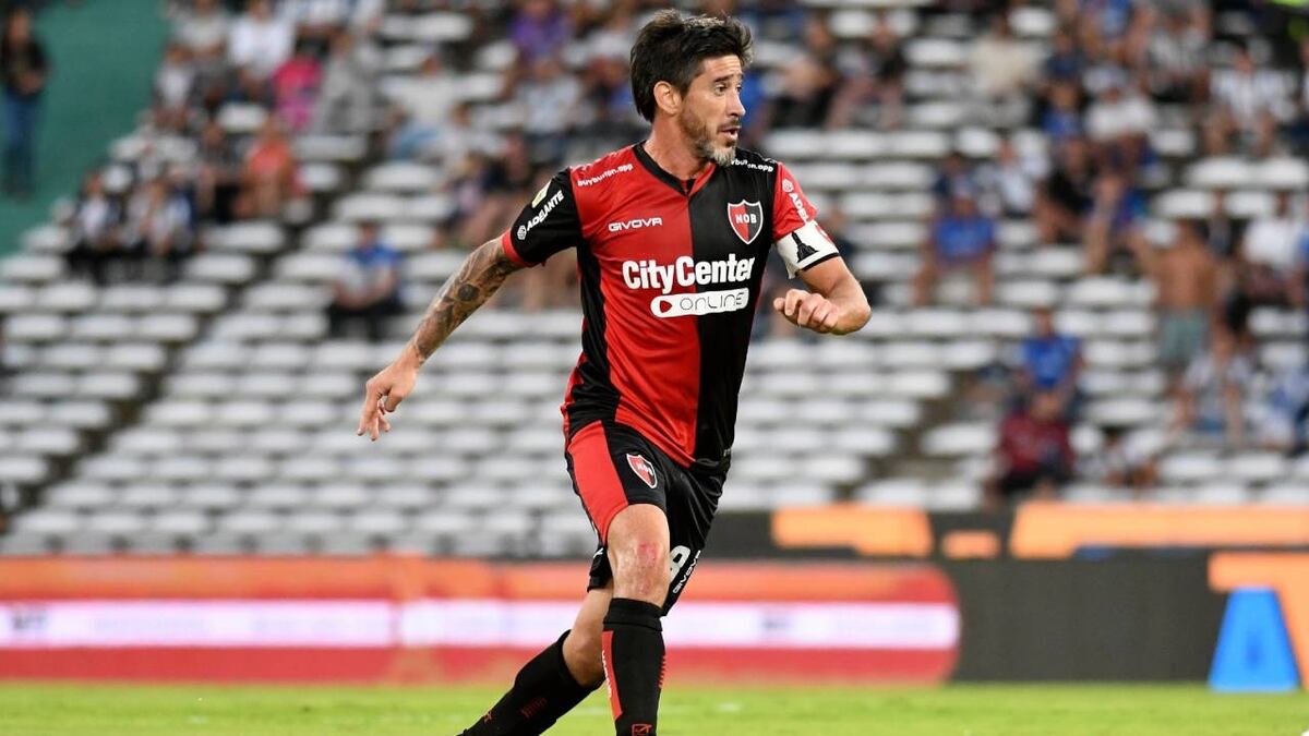 Clásico rosarino: Newell’s tiene a Pablo Pérez en riesgo por las tarjetas