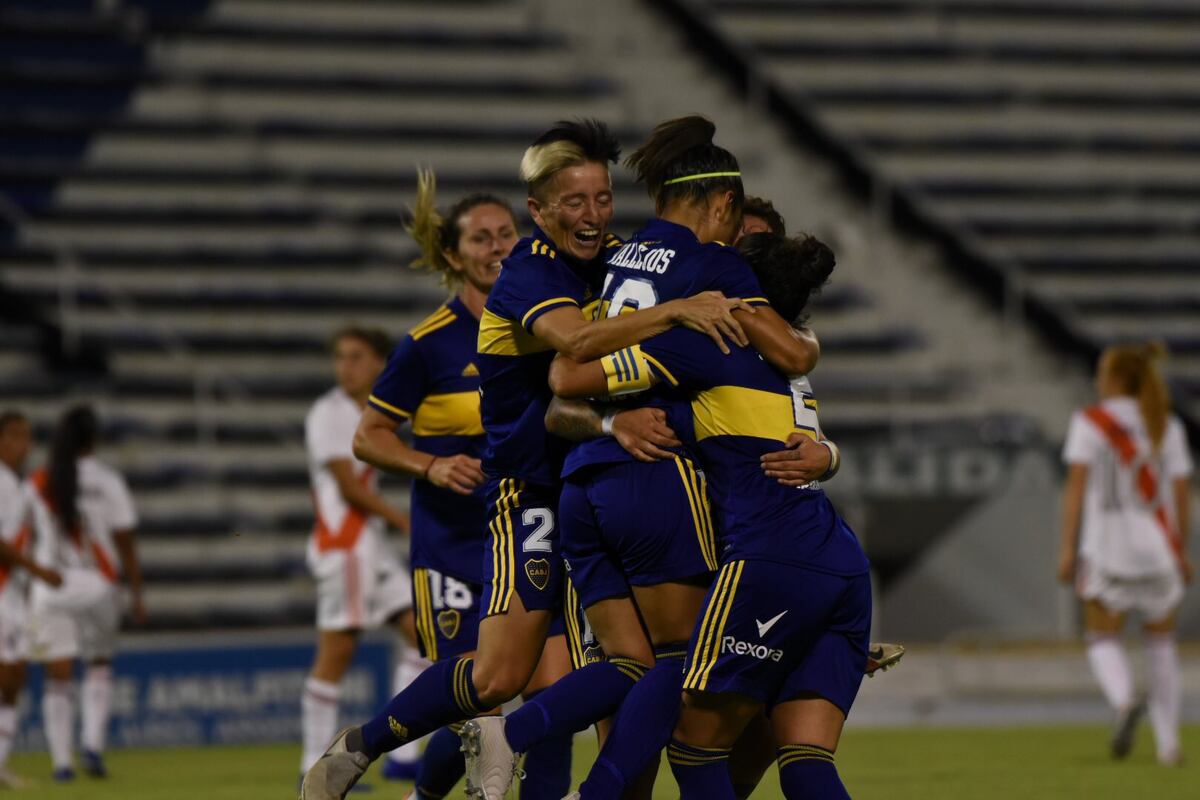 Boca goleó 7-0 a River y es el primer campeón profesional del fútbol femenino