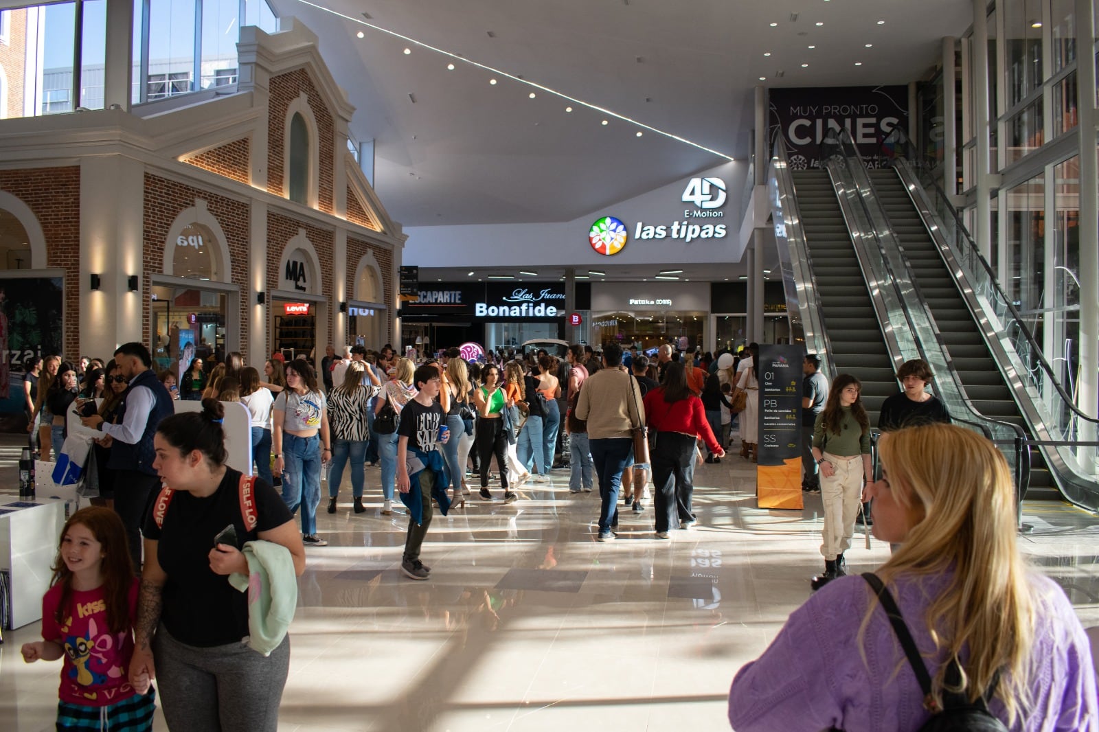 Shopping Paso del Paraná, que se construyó teniendo en cuanta la preservación de la identidad arquitectónica.