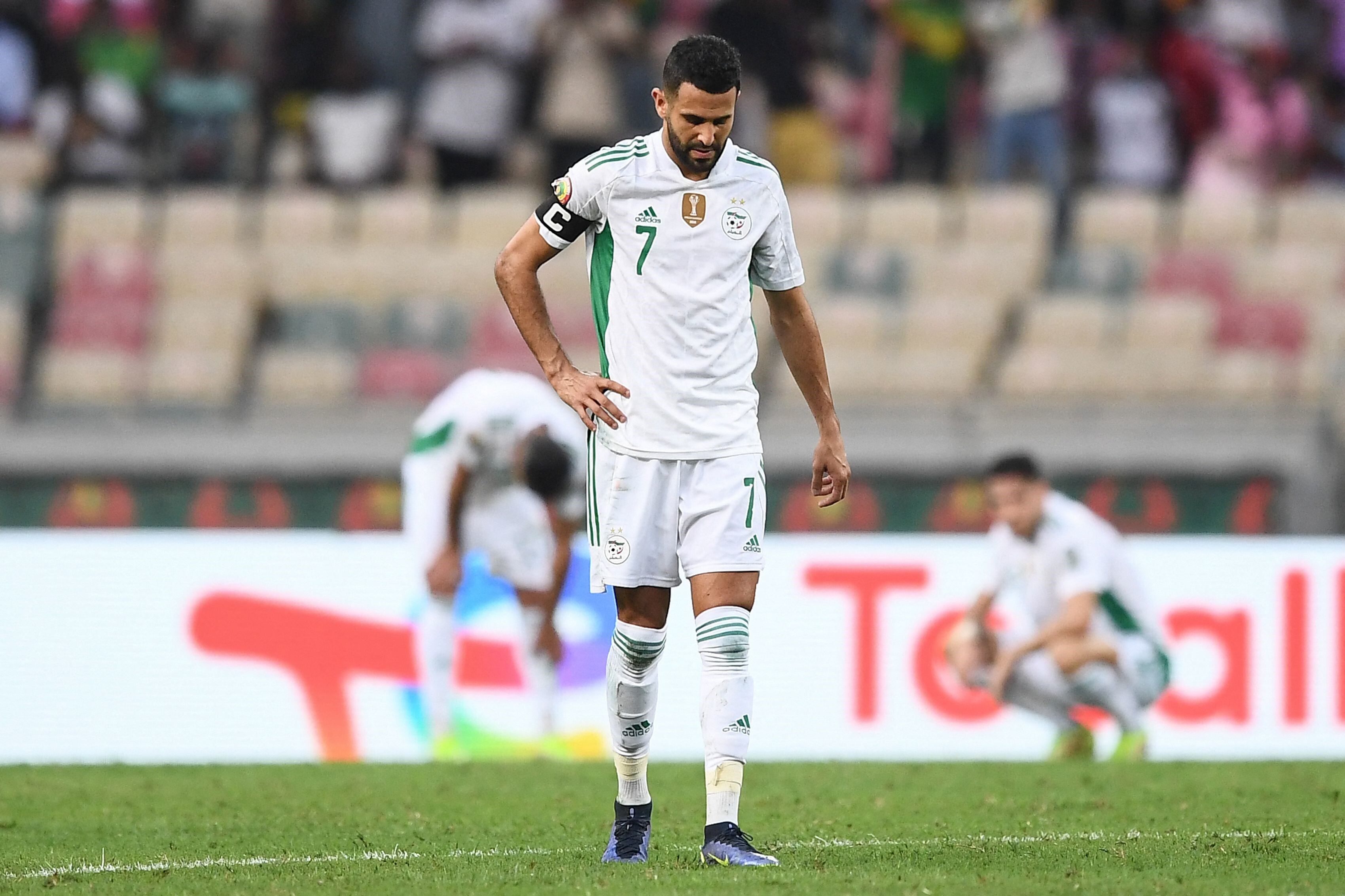 Riyad Mahrez, crack del Manchester City y capitán de Argelia, quedó eliminado en fase de grupos. Eran los campeones defensores del título.