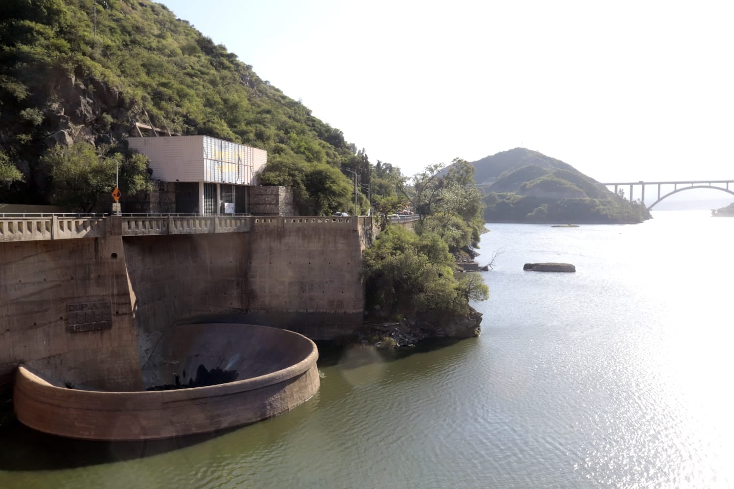 Cianobacterias en la desembocadura del Río Cosquín