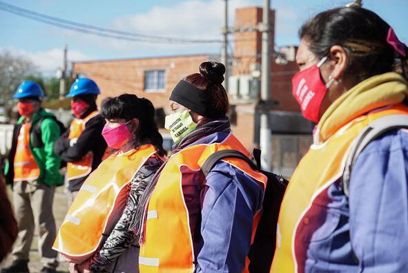 Obras de adoquinamiento y cordón cuneta para el barrio federal 78 viviendas