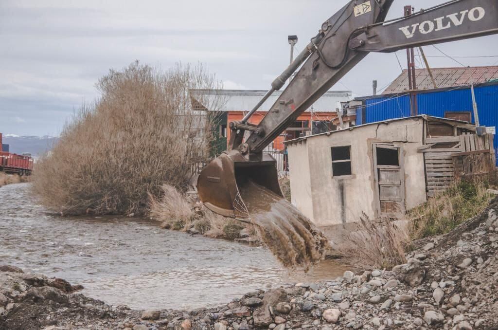 Avanzan los trabajos del nuevo puente sobre el Arroyo Grande