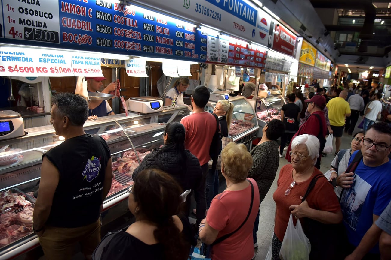 Inflación. Retocaron los precios de varios productos en menos de 24 horas en la ciudad de Córdoba. (Ramiro Pereyra / La Voz)