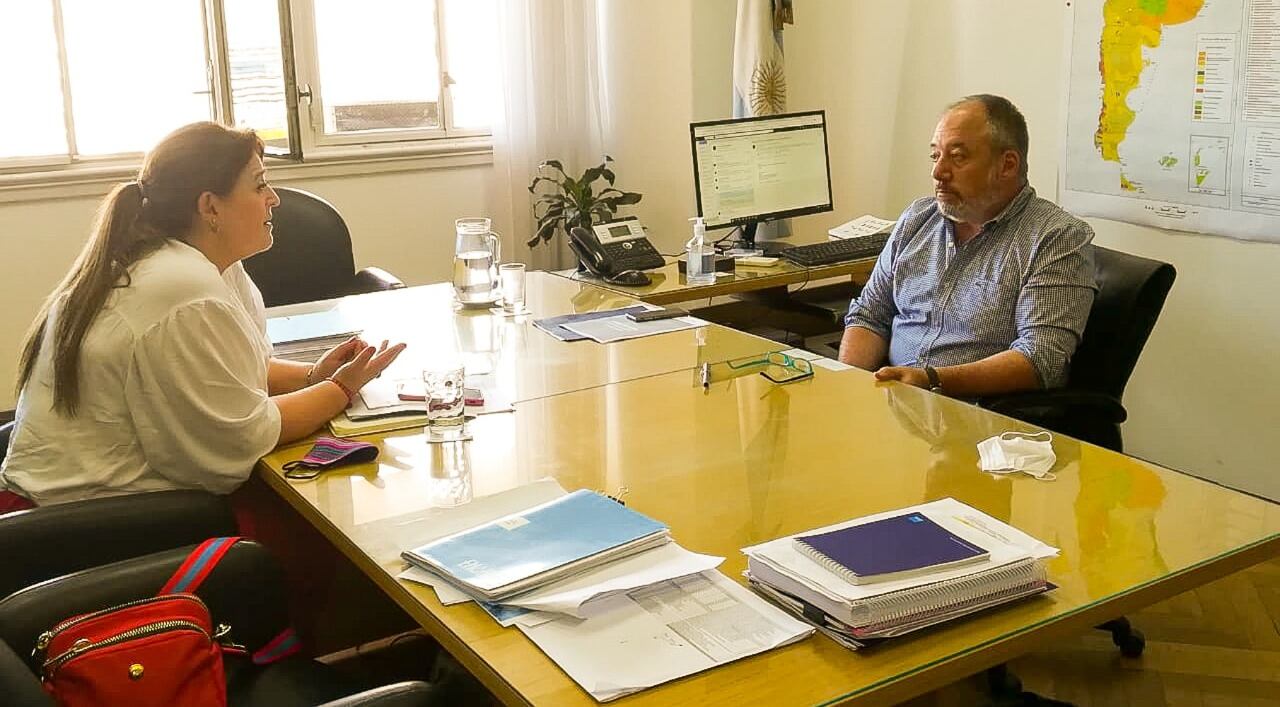 Gabriela Castillo, se reunió con funcionarios nacionales de Recursos Hídricos, Planificación Territorial y Vialidad Nacional.