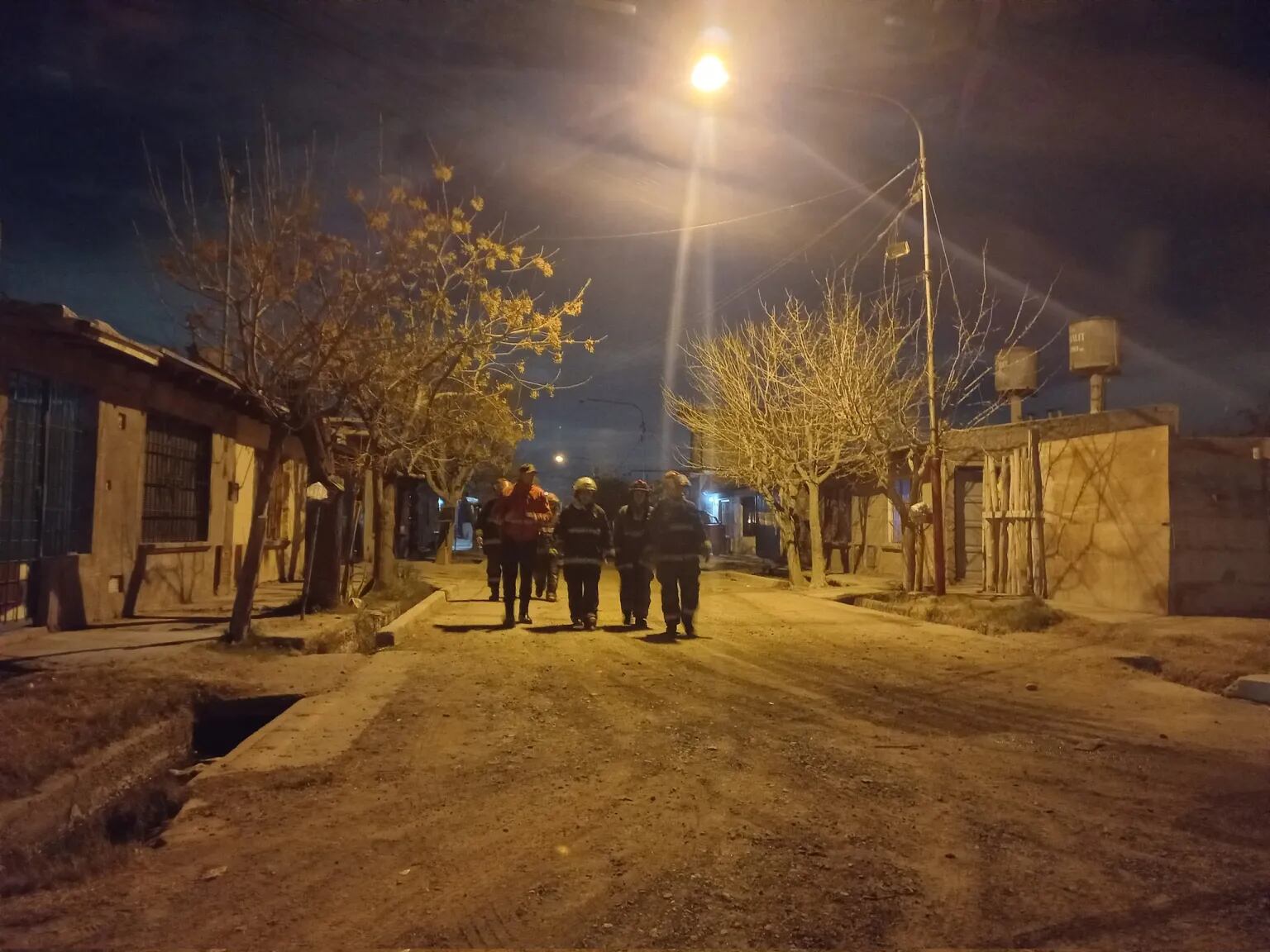 Tragedia en Las Heras: un hombre y su hijo de 12 años murieron en un incendio y la familia pide ayuda para reconstruir la casa