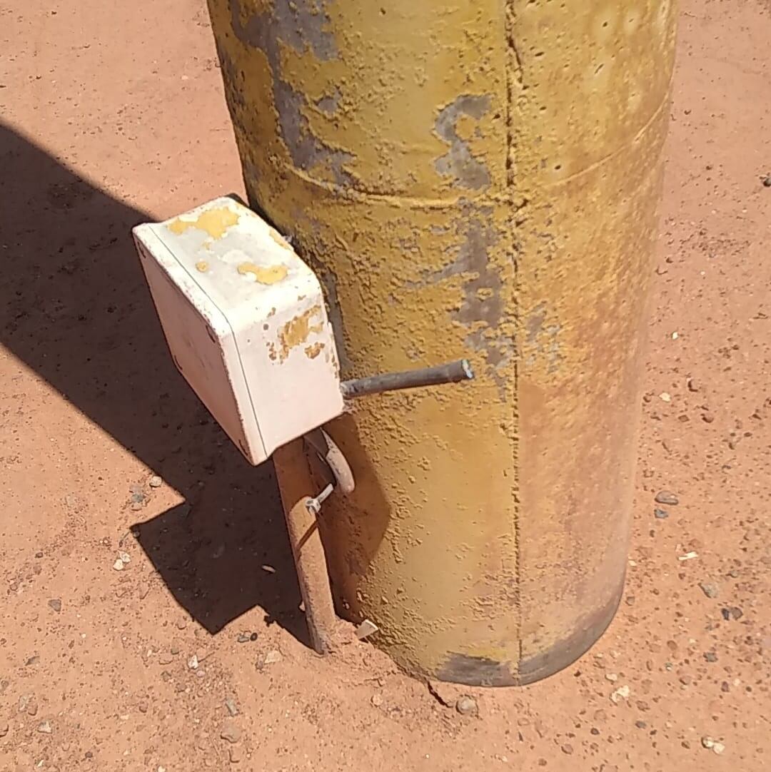 Robaron los cables de la instalación eléctrica de las canchas de tenis del Club Costa Sud