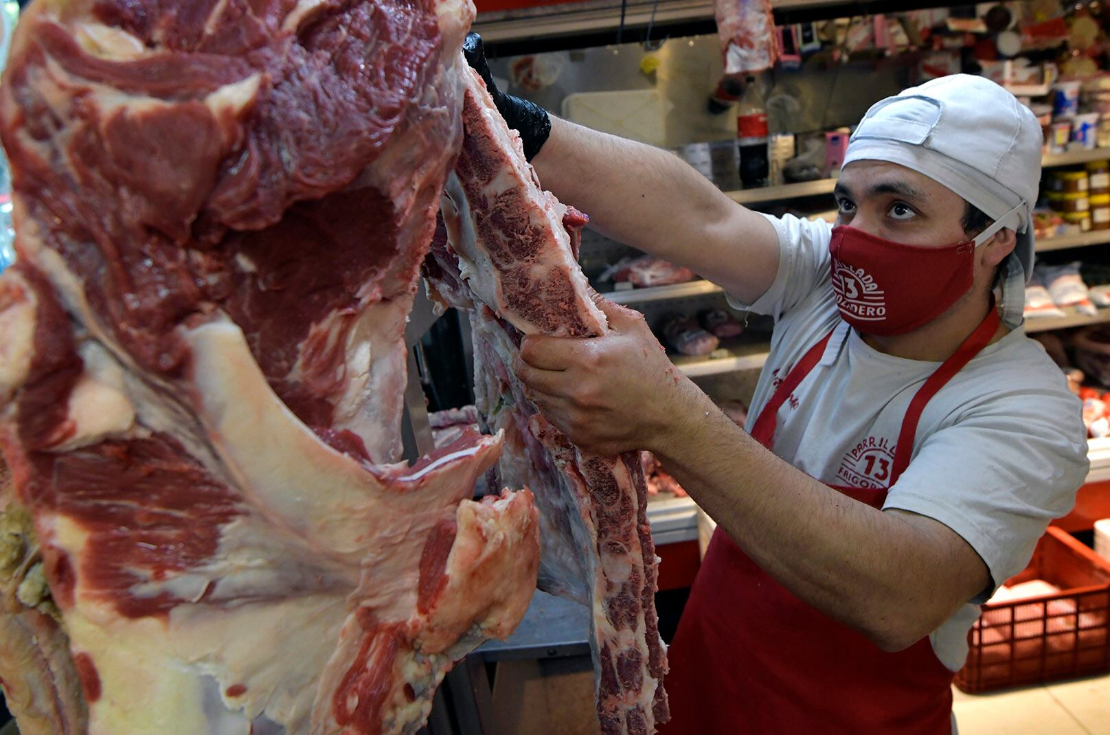 El programa también incluye Cortes Cuidados, con los principales consumos de los argentinos. Foto: Orlando Pelichotti/Los Andes.