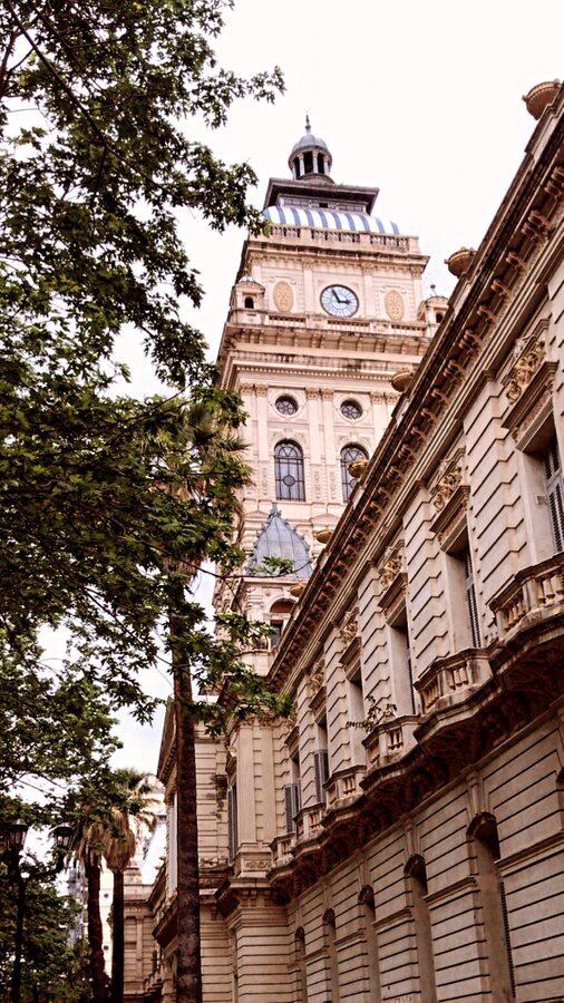 El edificio de la facultad de Derecho de la Universidad Nacional de Rosario.