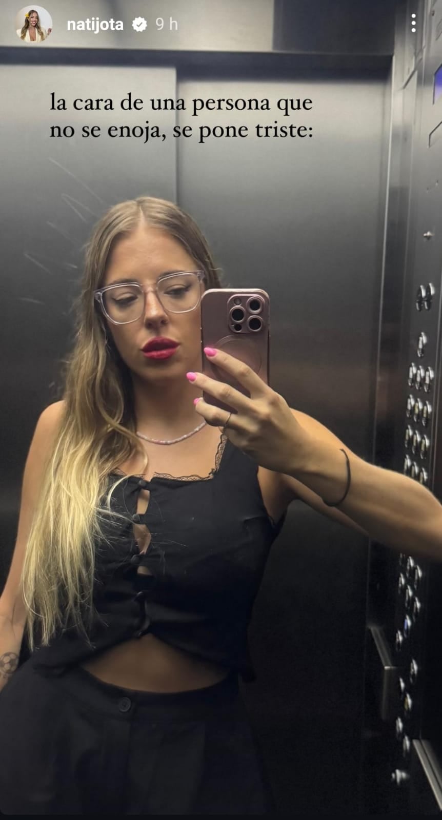 Nati Jota paralizó Instagram con un look total black y dejó una frase que preocupó a sus fans: “La cara de una persona que no se enoja, se pone triste”