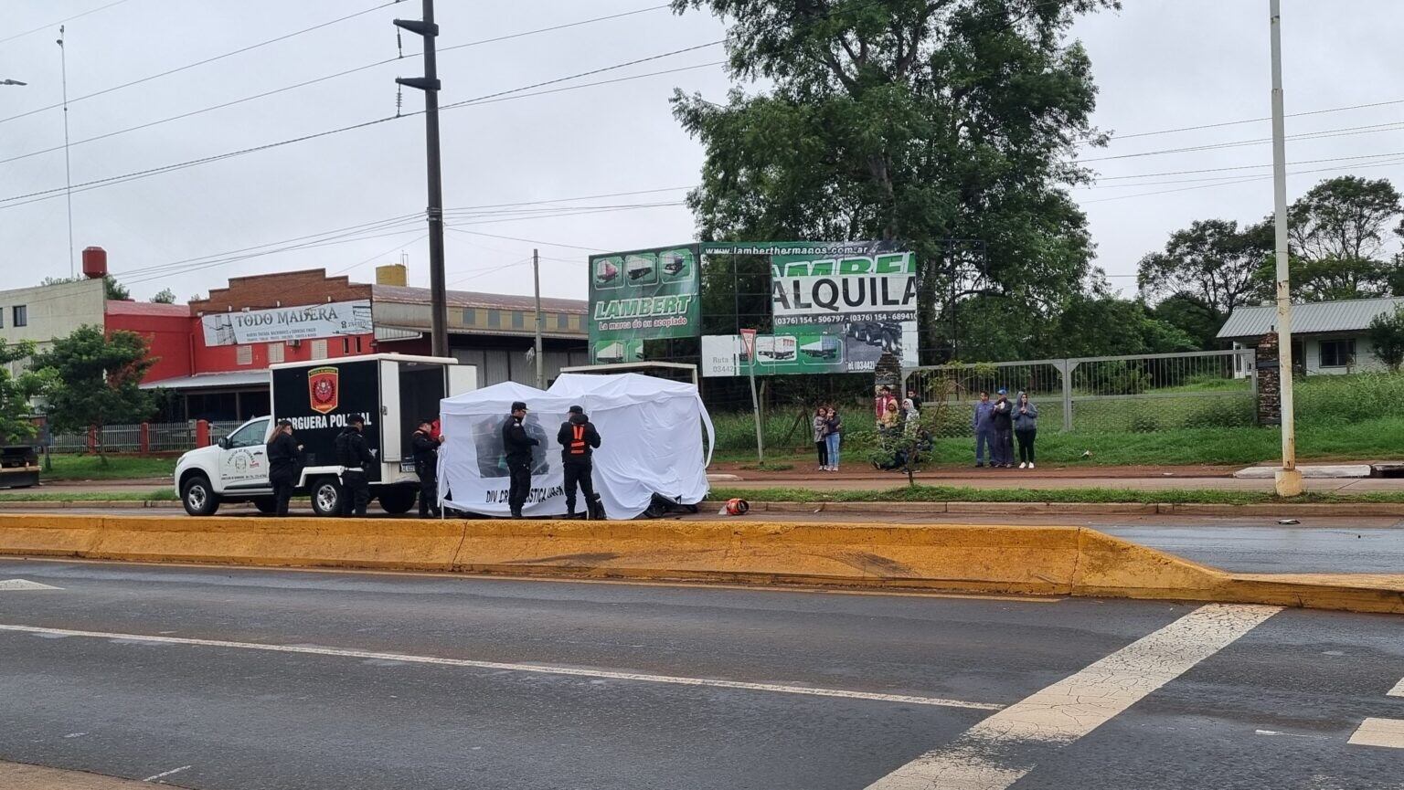 Trágico accidente en Garupá: un motociclista falleció tras ser embestido por un colectivo.