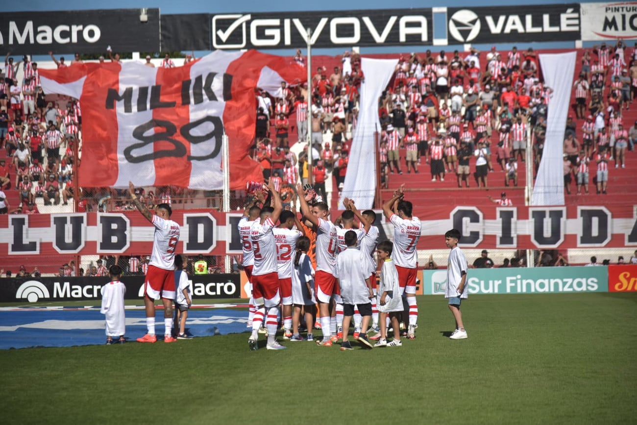 Instituto recibe a Godoy Cruz de Mendoza en el Monumental de Alta Córdoba.  (Facundo Luque / La Voz)