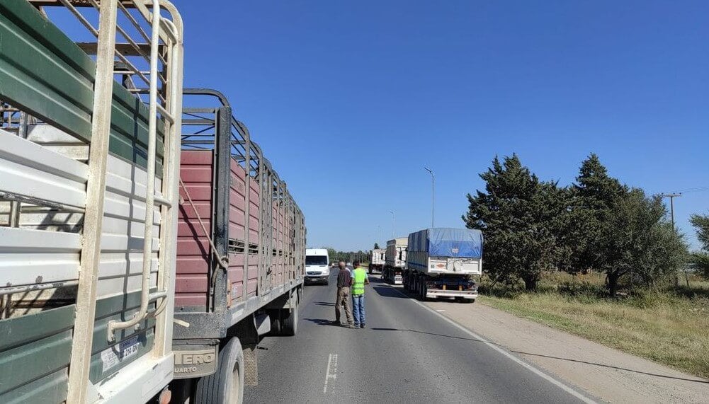 Anuncian paro de transportistas por faltante de gasoil