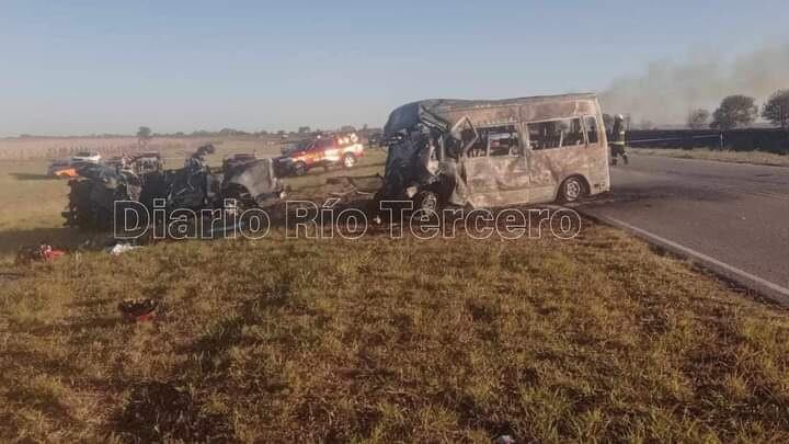 Choque entre Despeñaderos y Monte Ralo. 5 muertos de río tercero y uno de Despeñaderos Ambos vehículos se incendiaron