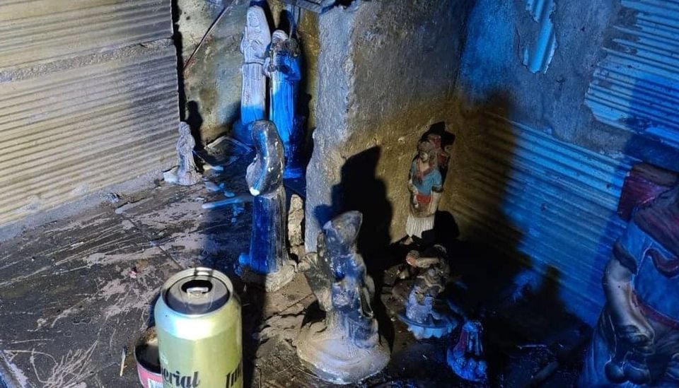 En el cementerio salteño Nuestra Señora Del Carmen habían trabajos de brujería y un santuario de San La Muerte.