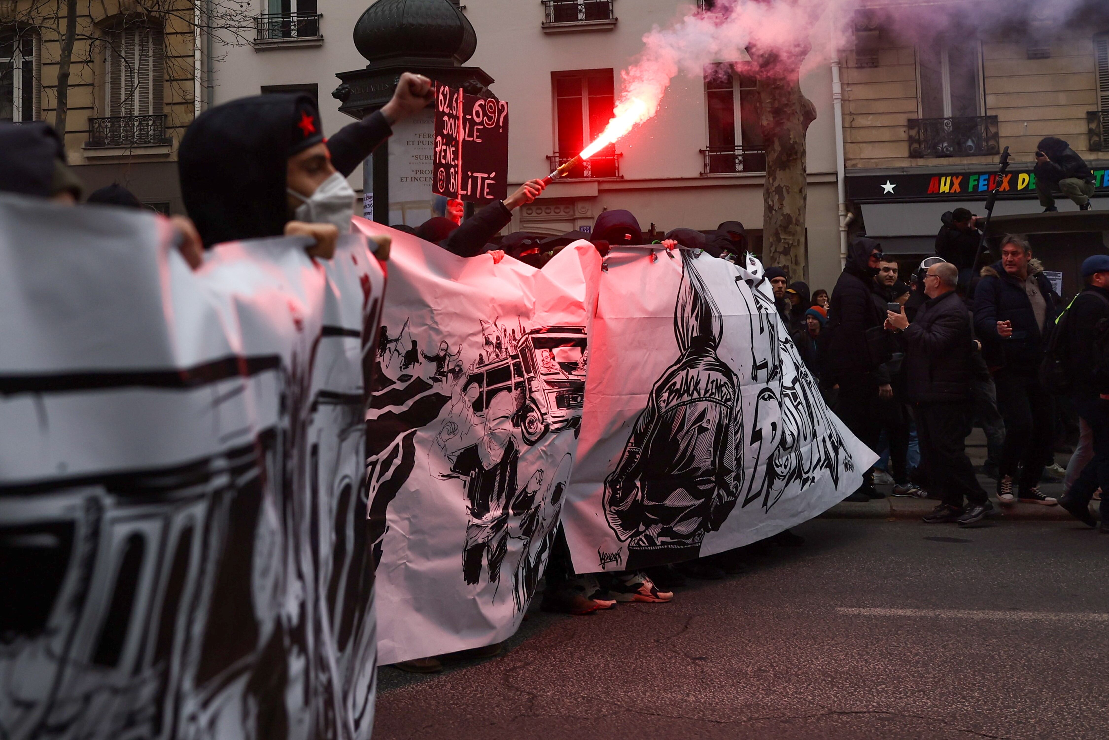 Manifestaciones por el planeo de retrasar la edad mínima de jubilación de 62 a 64 años, hasta 2030.