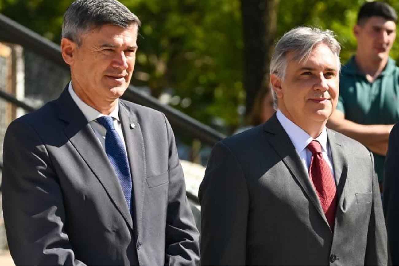 El Intendente Martín Llaryora, junto a Daniel Passerini, presidió la  inauguración del ciclo lectivo 2023 en la escuela Julio González, de barrio General Arenales. (La Voz)