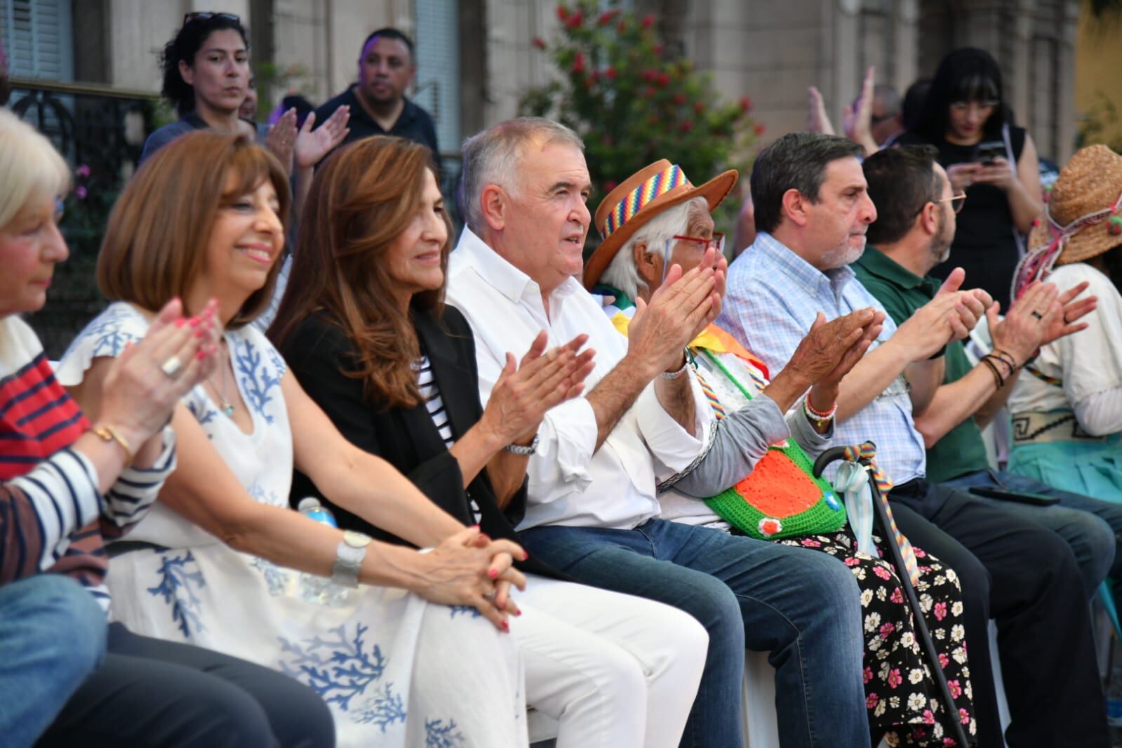 El lema del evento era: “Un pueblo que baila unido, es un pueblo que transmite esperanza”