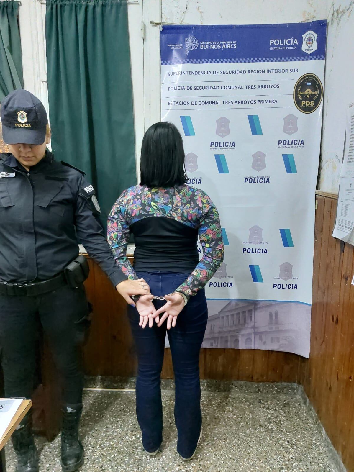 Una mujer fue aprehendida en Tres Arroyos por herir a su pareja con un cuchillo