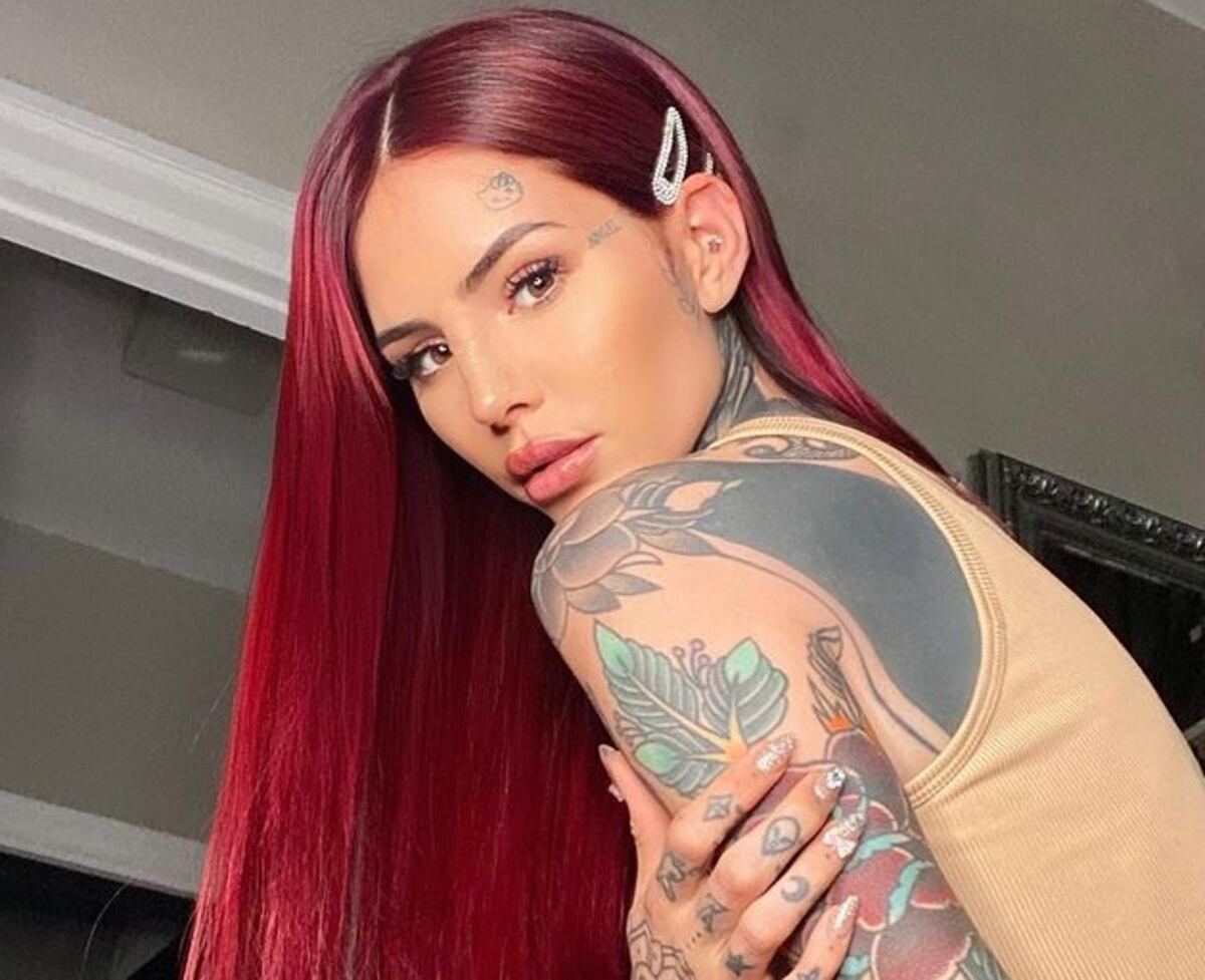 El radical cambio de look de Cande Tinelli: se tiñó el cabello de azul