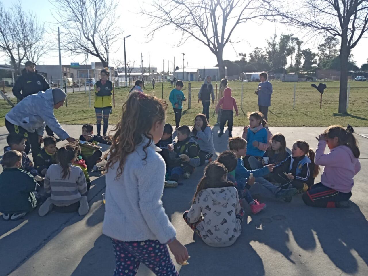 Vacaciones de invierno: encuentro entre las Escuelitas de Fútbol del Barrio Ranchos y Barrio Olimpo