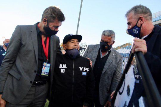 Diego Maradona fue a la cancha de Gimnasia en su último cumpleaños.