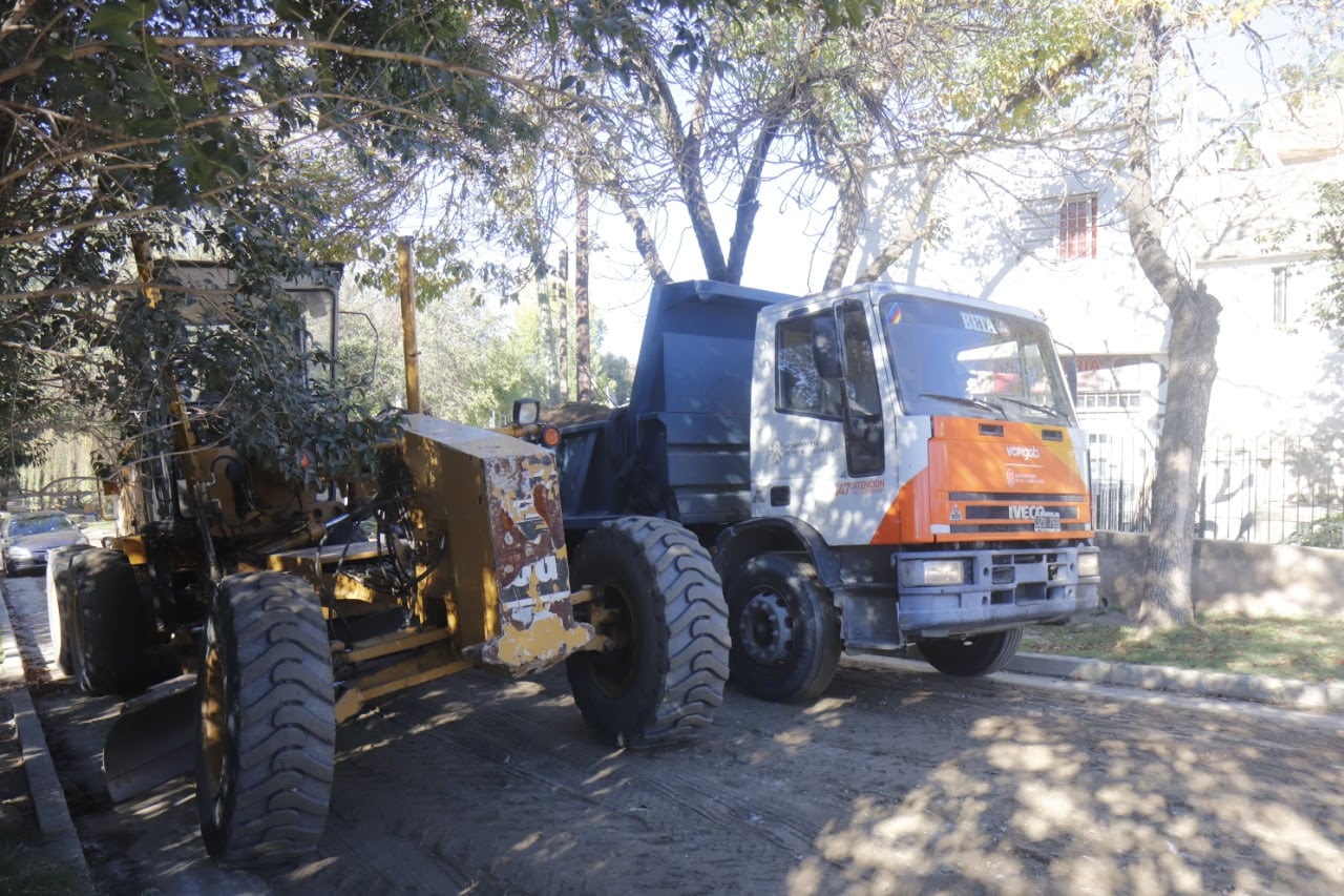 Limpieza de espacios públicos y arreglos de calles de tierra.