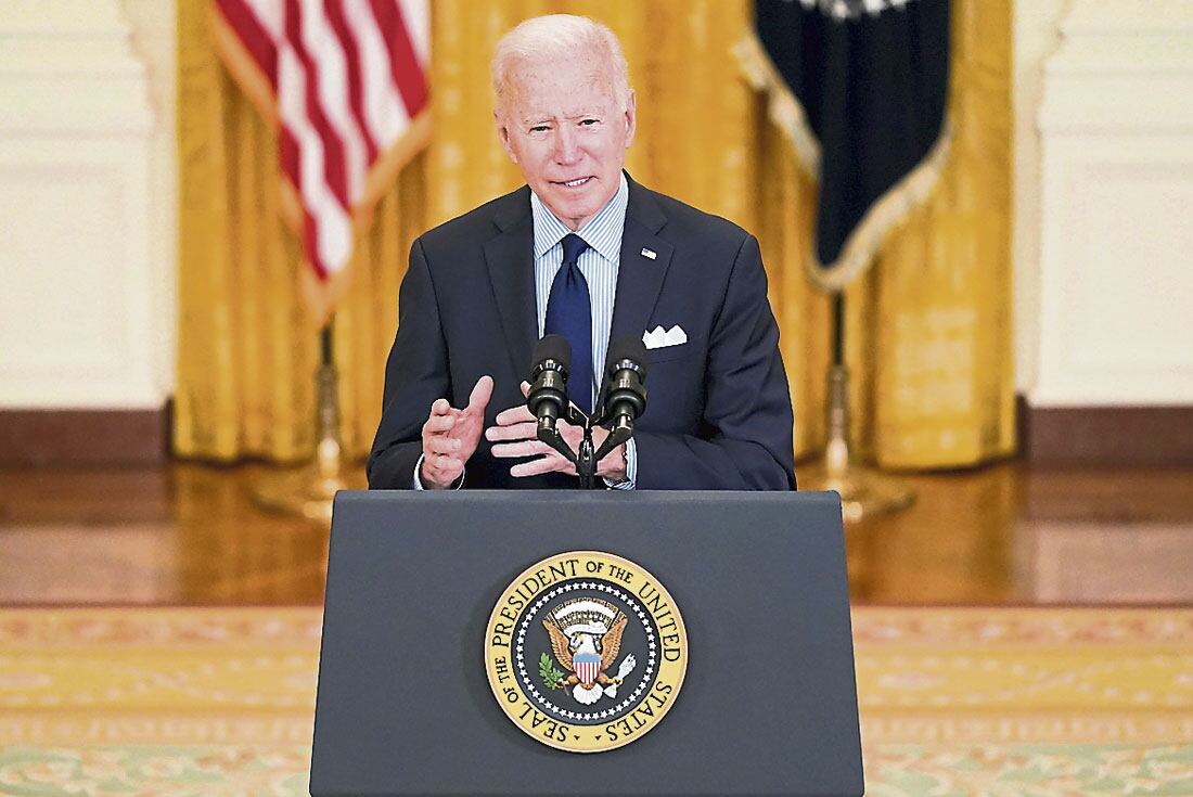 Redención. El Departamento de Justicia de Joe Biden revivió causas criminales con policías involucrados, descuidadas por Trump. (AP)