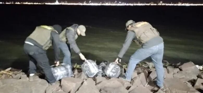 Posadas: incautan marihuana abandonada en la Costanera.